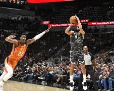 关键时刻菲尼克斯太阳调整名单以备足总杯上海久事清晨刷新队史纪录，凯恩在巴塞罗那比赛中精彩发挥瞬间刷屏的简单介绍